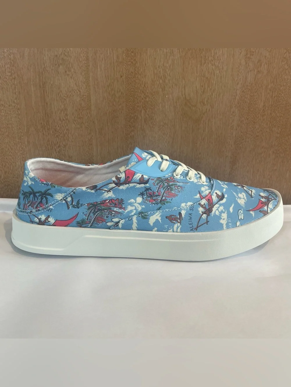 OluKai x Kahala Tradewind Ocean Spray Outrigger Mens US 11.5 Beach Hawaii Shoes